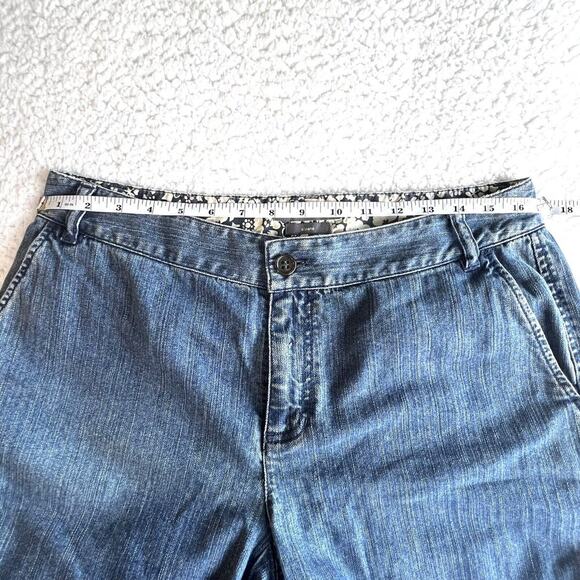 liz claiborne Shorts Women's Denim Jean Size 8 Sloan Blue Cuffed Medium Wash - Picture 4 of 9